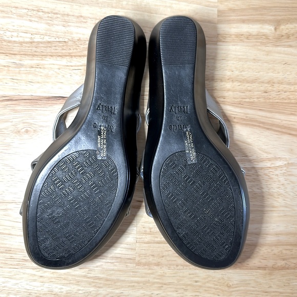 Italian Shoemakers silver man made leather sandals sz 8.5 buttery soft. - Picture 5 of 6